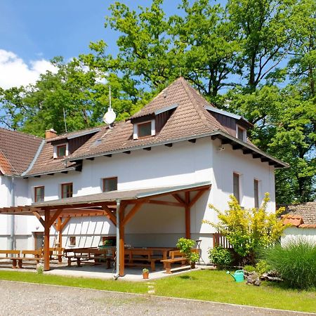 Penzion Prátr Třeboň Exteriér fotografie