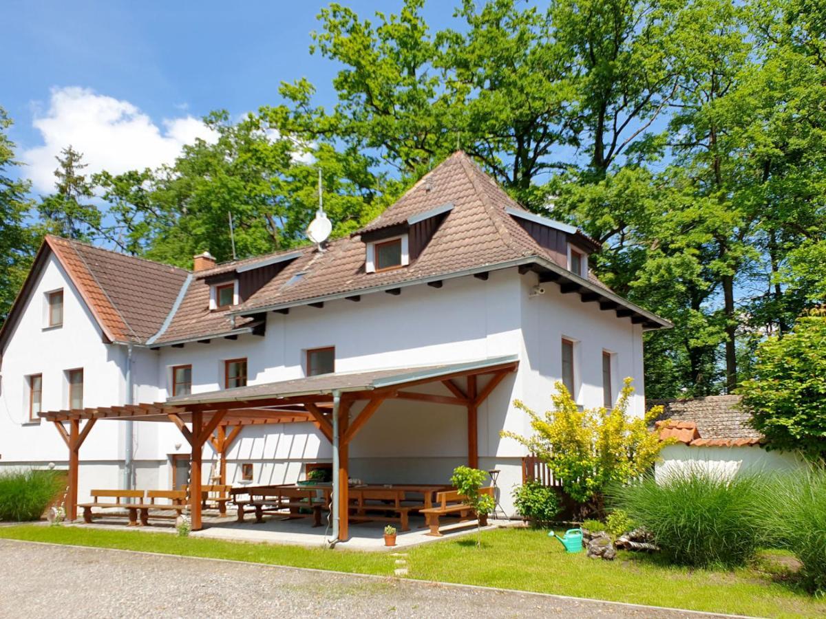 Penzion Prátr Třeboň Exteriér fotografie